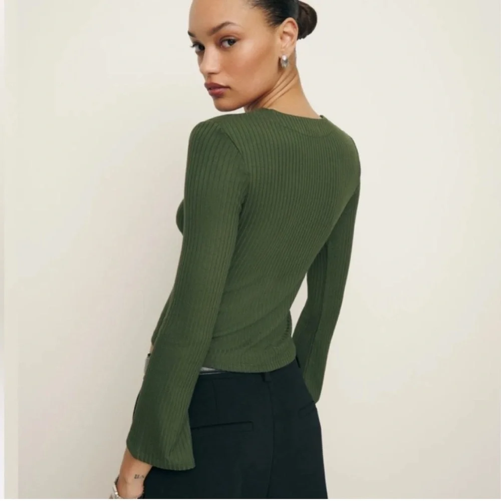 Reformation Gellar Top in Fern - Picture 3 of 7